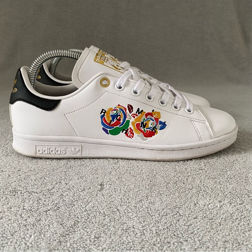 Adidas Shoes Womens 8 White Rich Mnisi Stan Smith Roses Floral Sneaker GW0567